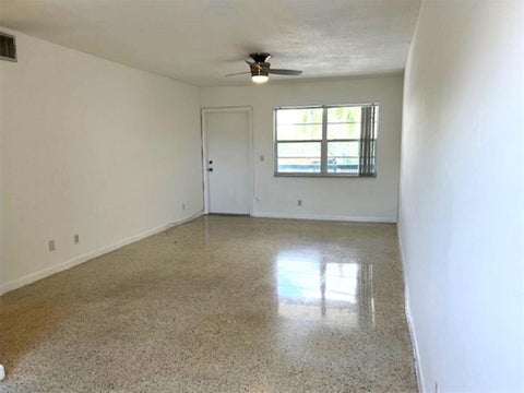 Tiny photo for 270 NE 40th Street NE #26, Oakland Park, FL 33334 (MLS # B26041493)