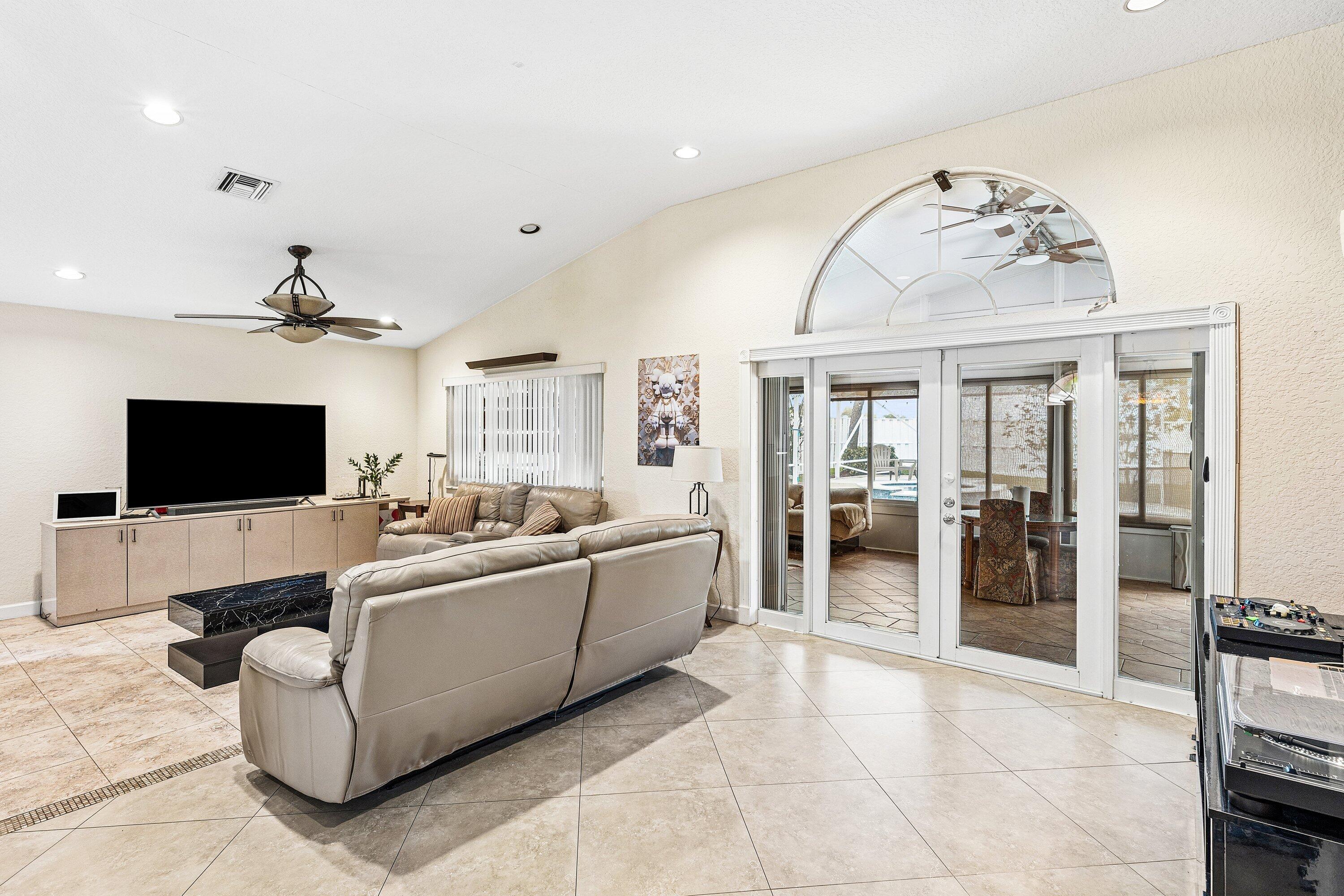 COQUINA LAKES - Residential