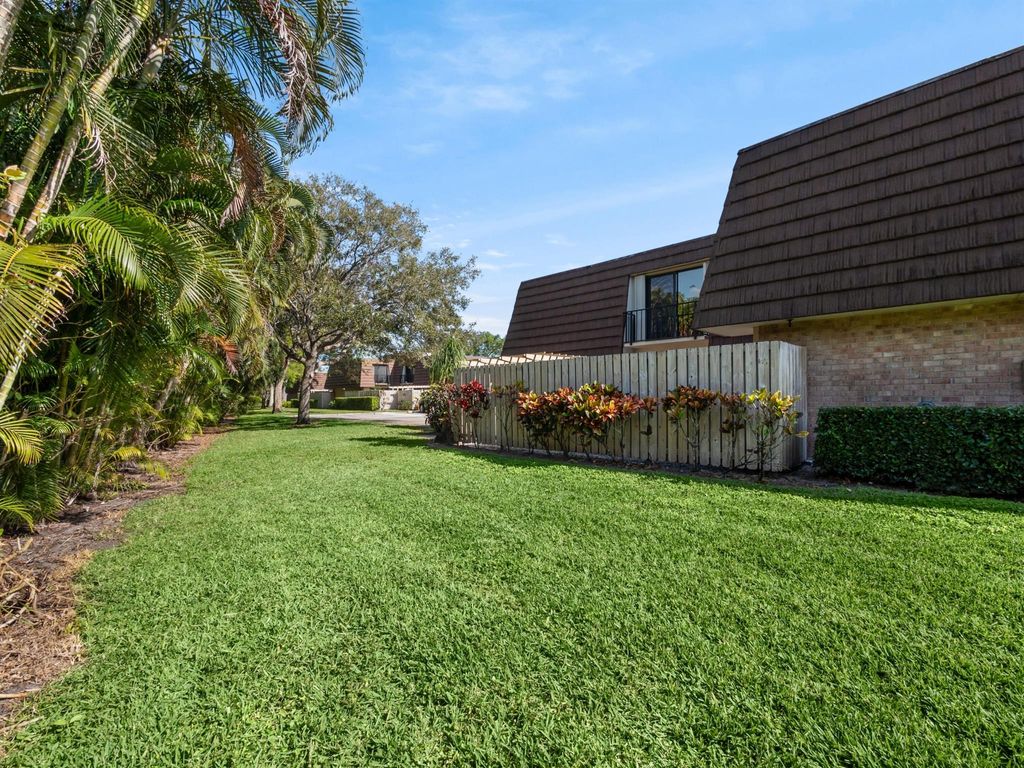 Photo of 1409 14th Lane, Palm Beach Gardens, FL 33418 (MLS # R10964129)