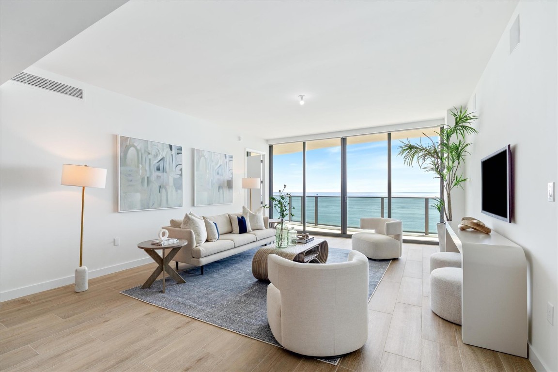 900 N Ocean Boulevard 1702