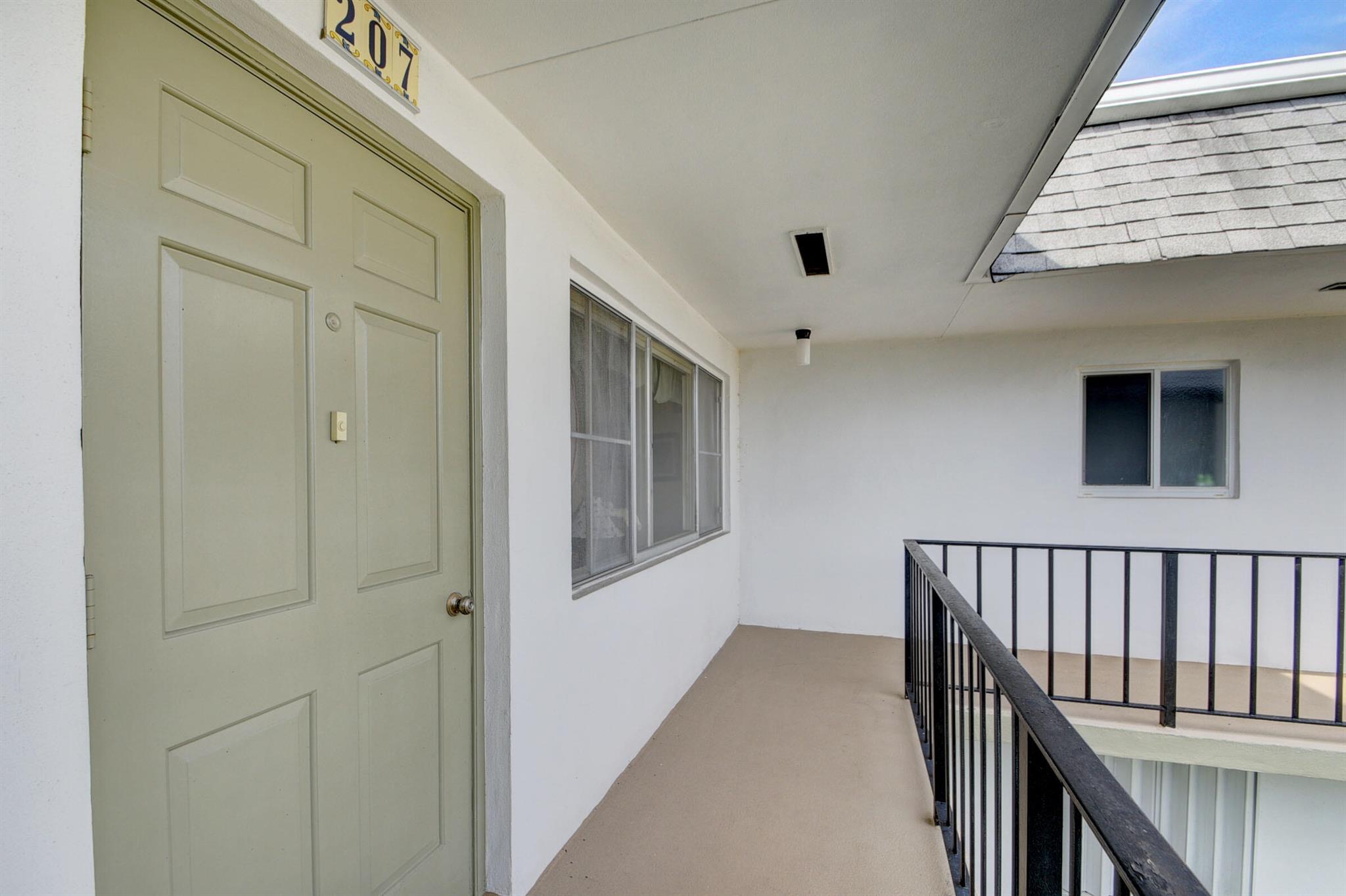 MURRY HILLS APT BLDG CONDO - Residential