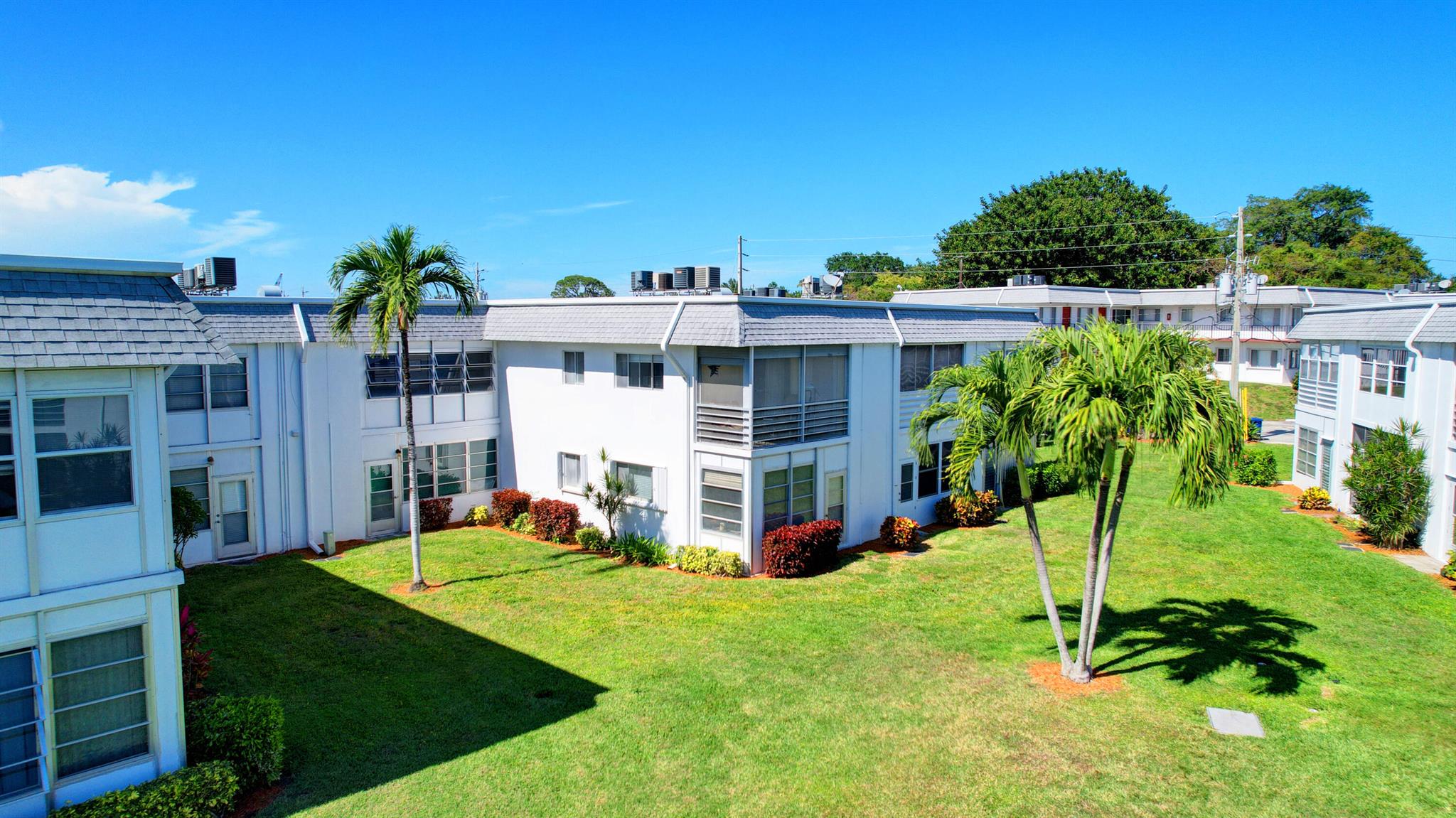 MURRY HILLS APT BLDG CONDO - Residential