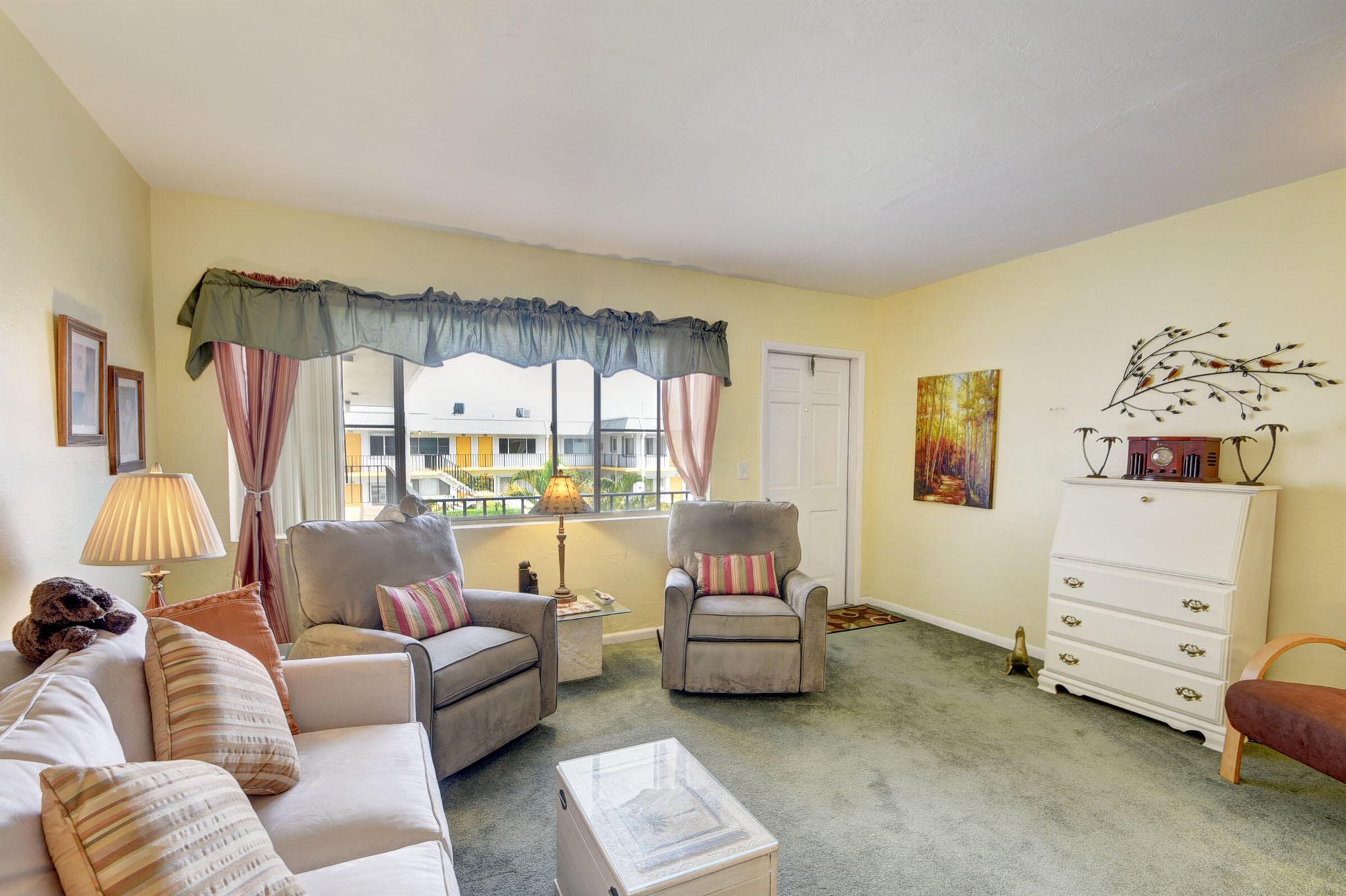 MURRY HILLS APT BLDG CONDO - Residential