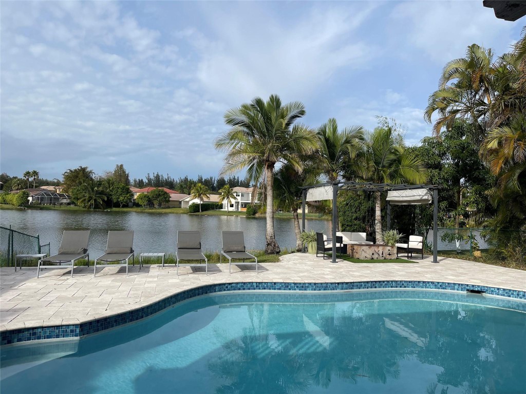 414 SW 205th Avenue, Pembroke Pines, FL, 33029/$789,000 1 414 SW 205th Avenue