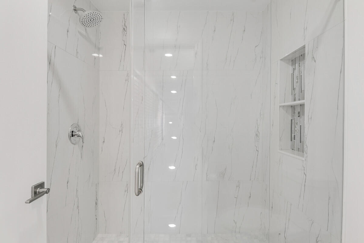 WHISPER WALK SEC C CONDO - Residential