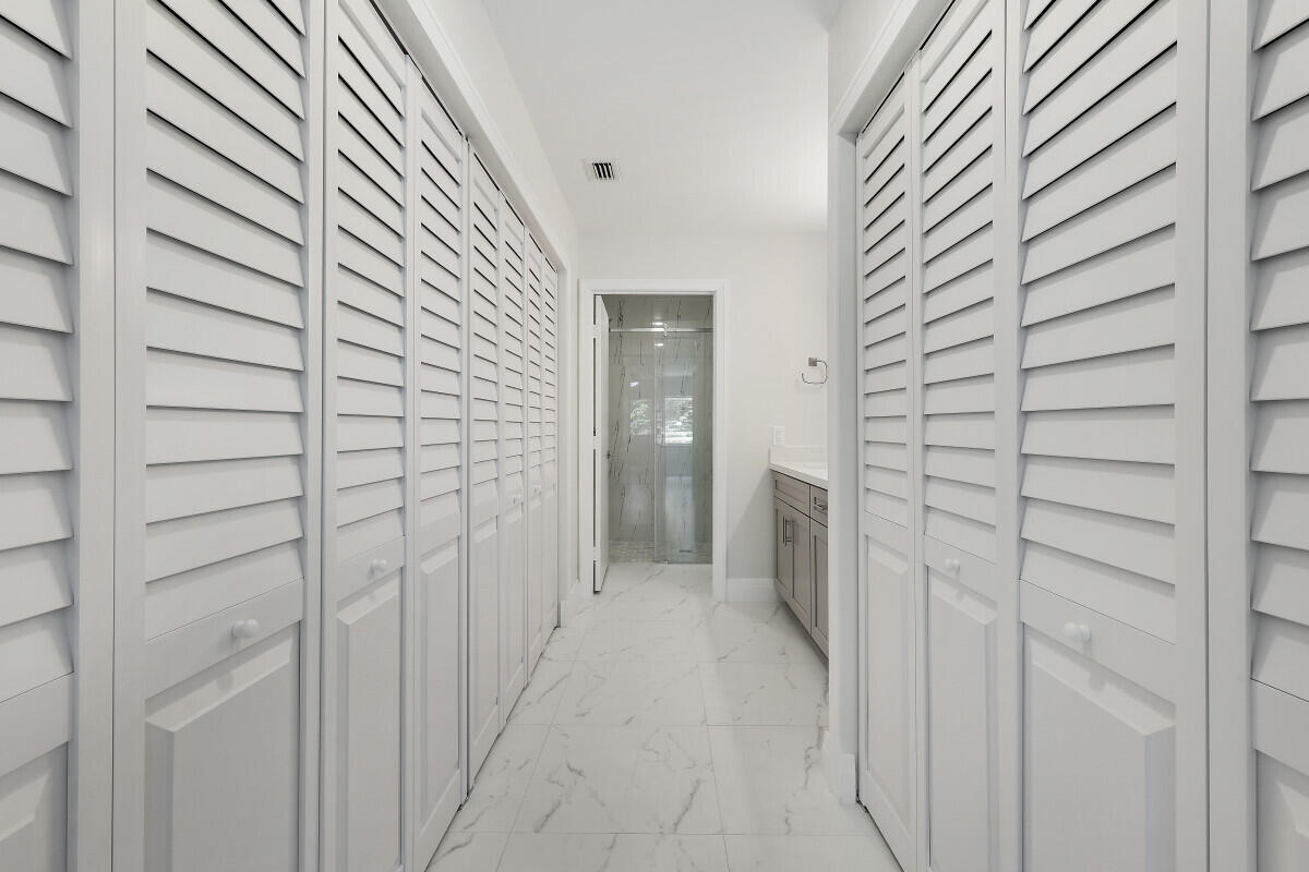 WHISPER WALK SEC C CONDO - Residential