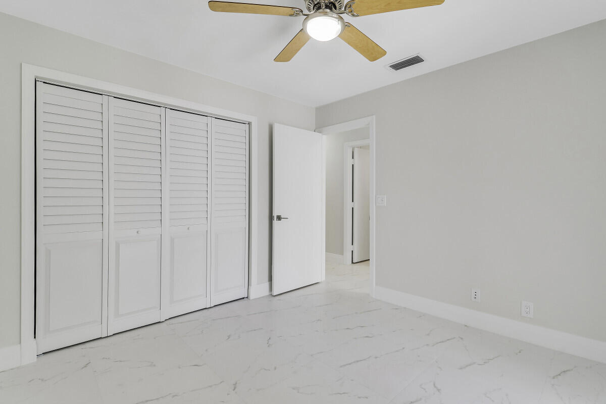 WHISPER WALK SEC C CONDO - Residential