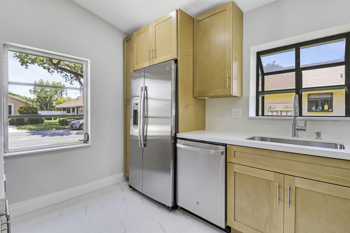 WHISPER WALK SEC C CONDO - Residential