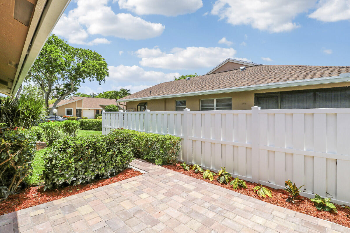 WHISPER WALK SEC C CONDO - Residential
