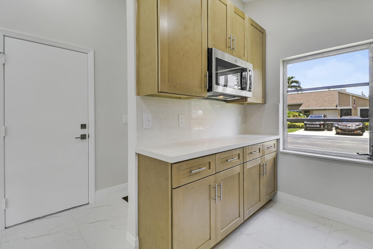 WHISPER WALK SEC C CONDO - Residential