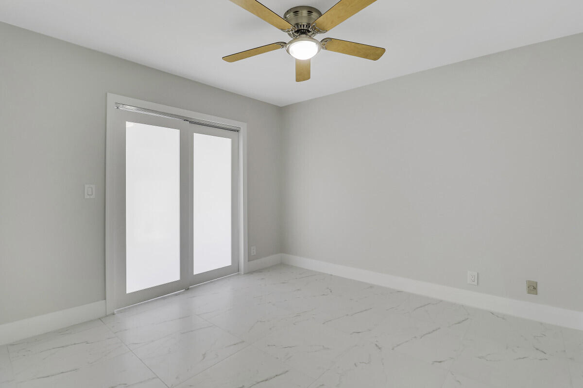 WHISPER WALK SEC C CONDO - Residential