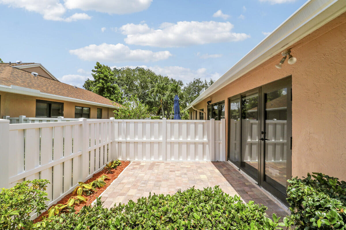 WHISPER WALK SEC C CONDO - Residential
