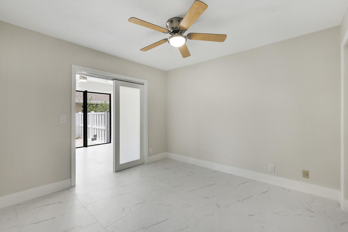 WHISPER WALK SEC C CONDO - Residential