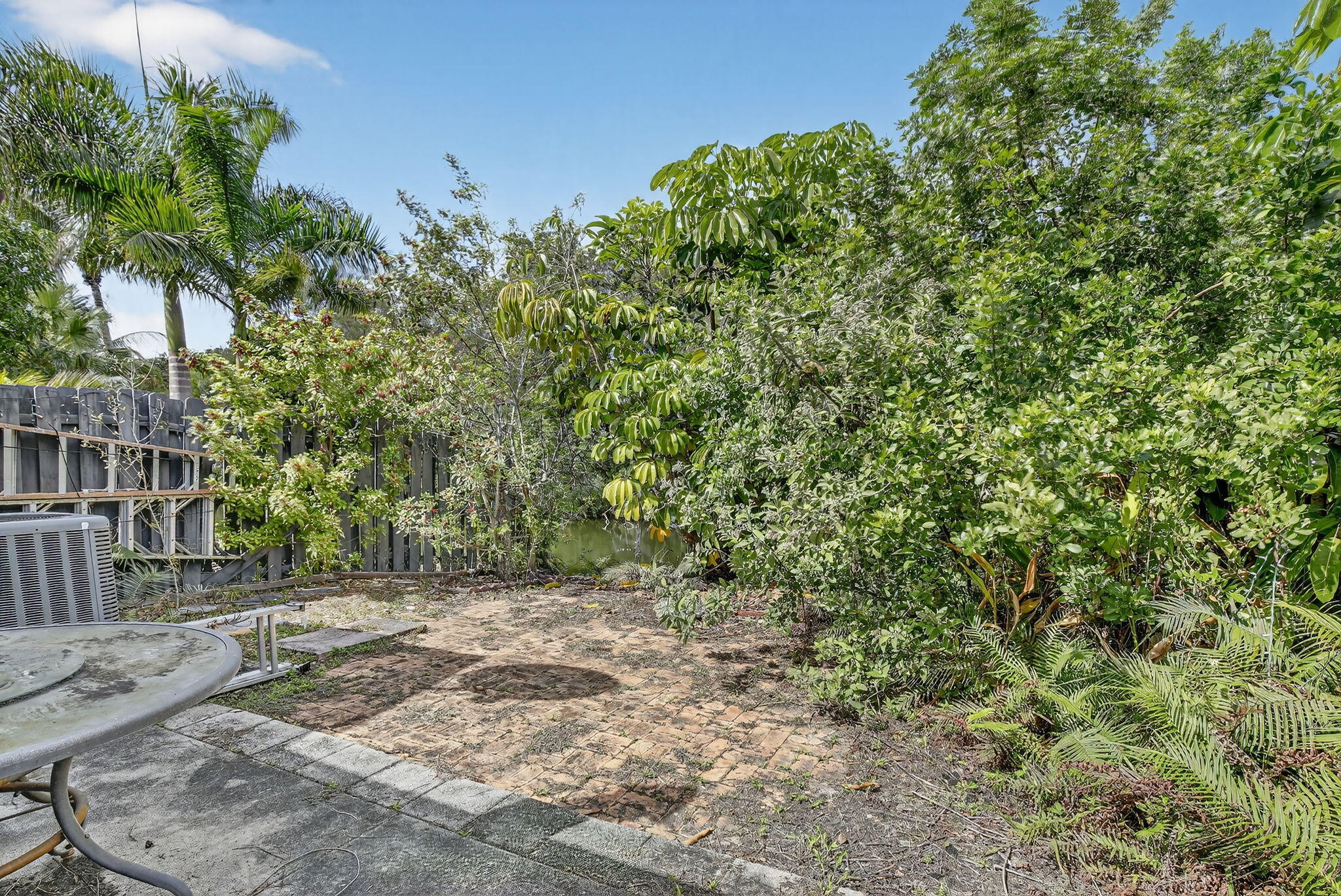 SPRINGTREE LAKES - Residential