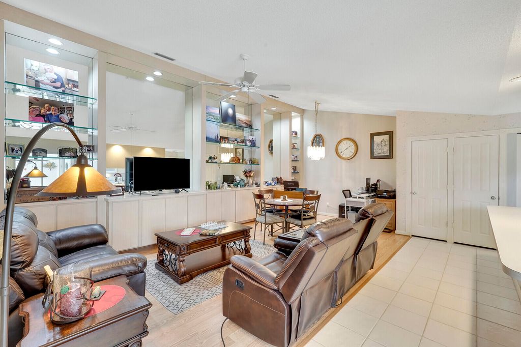 Photo of 10102 Chapman Oak Court, Palm Beach Gardens, FL 33410 (MLS # B26018414)