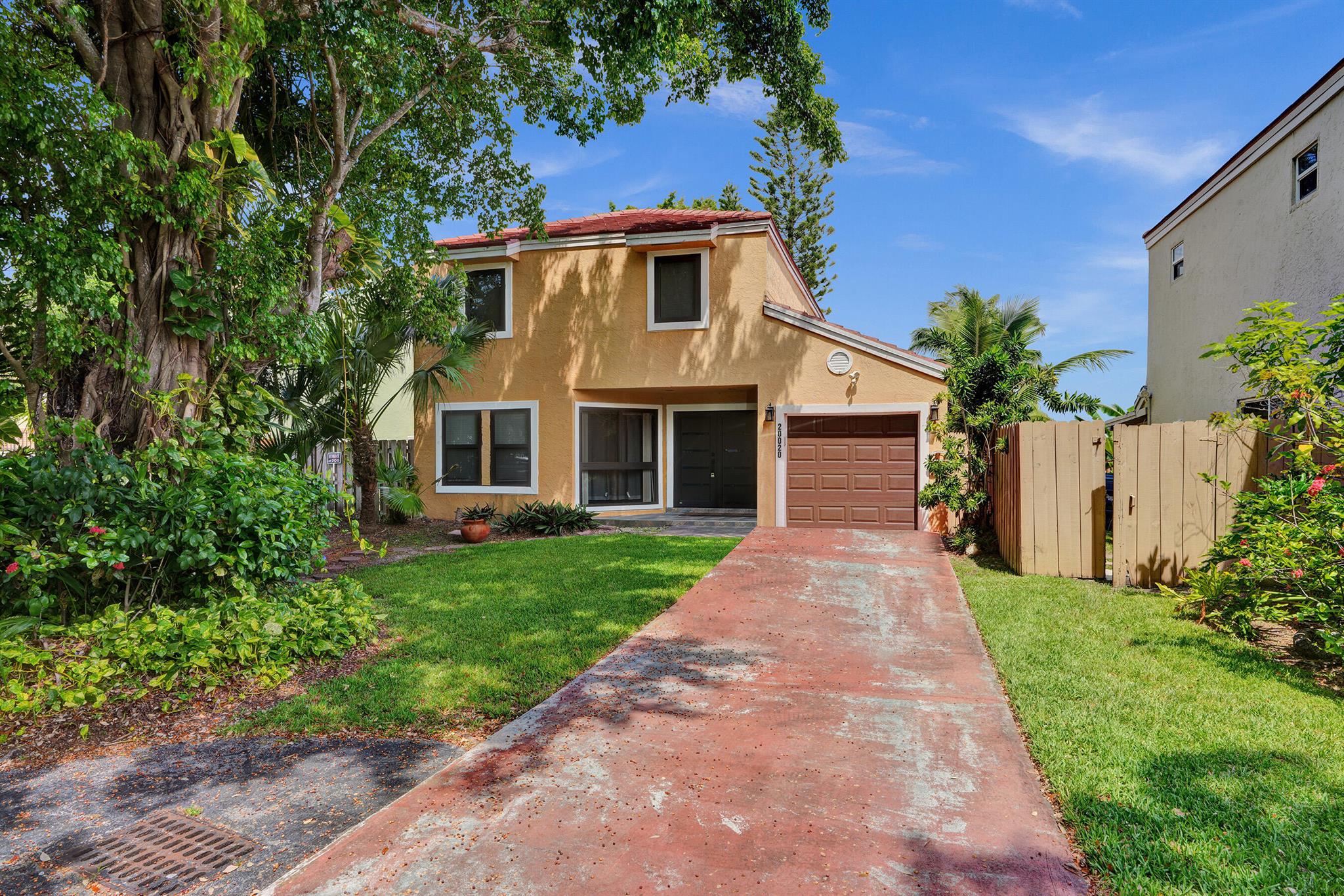 20020 NE 6th Ct Circle