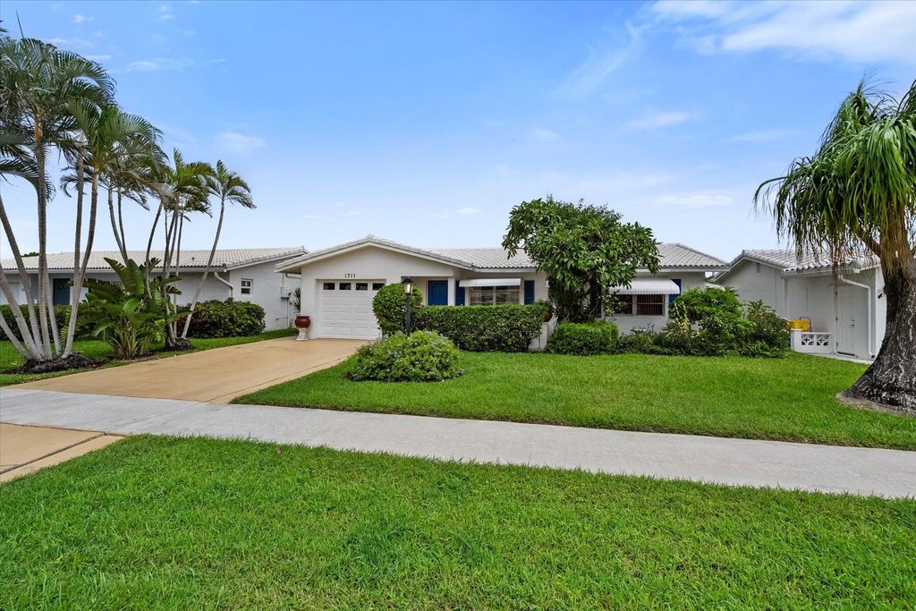 Photo of 1711 SW 18th Street, Boynton Beach, FL 33426 (MLS # R11016926)