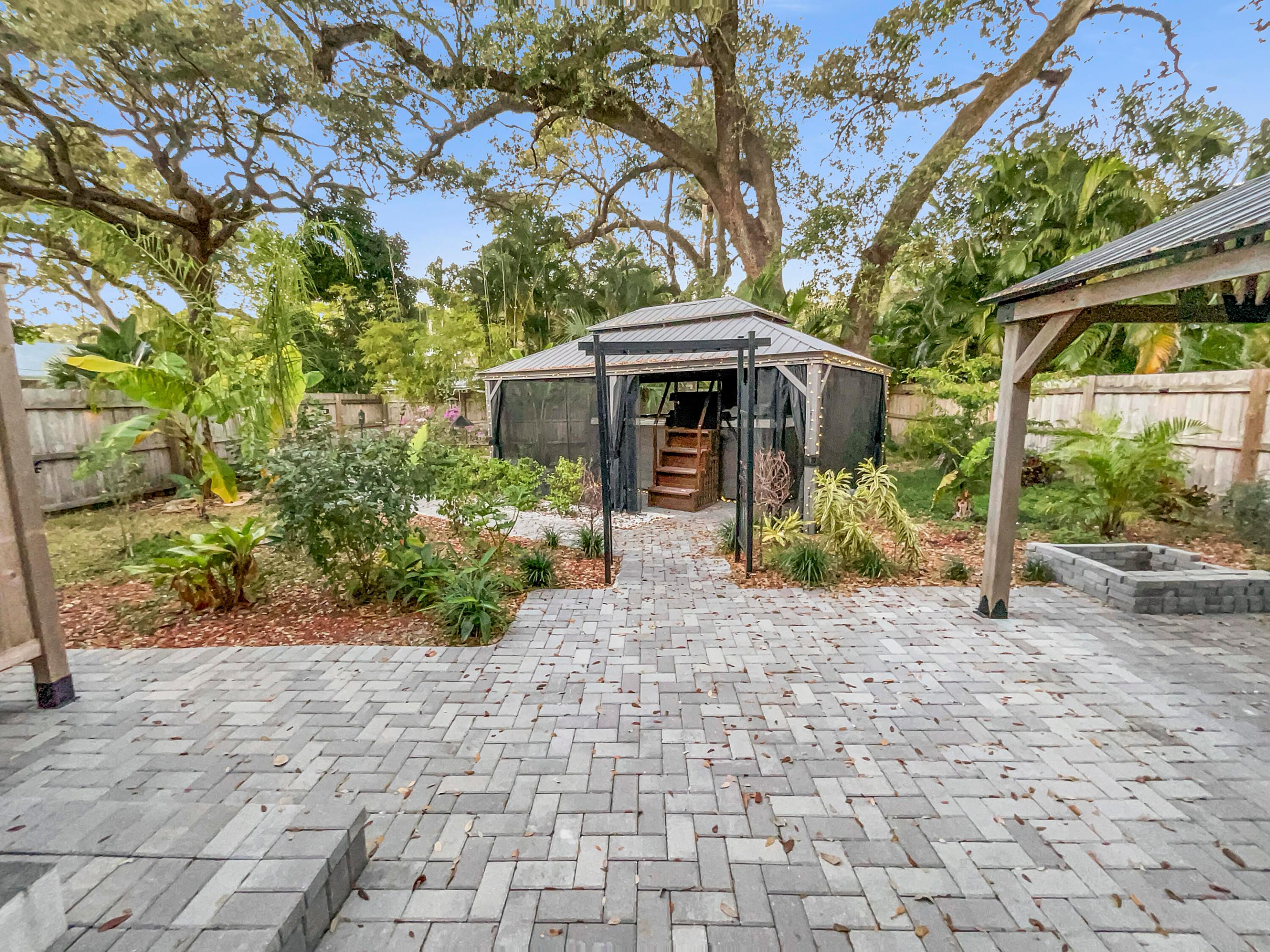 F A BARRETTS SUB OF W1/2 - Residential