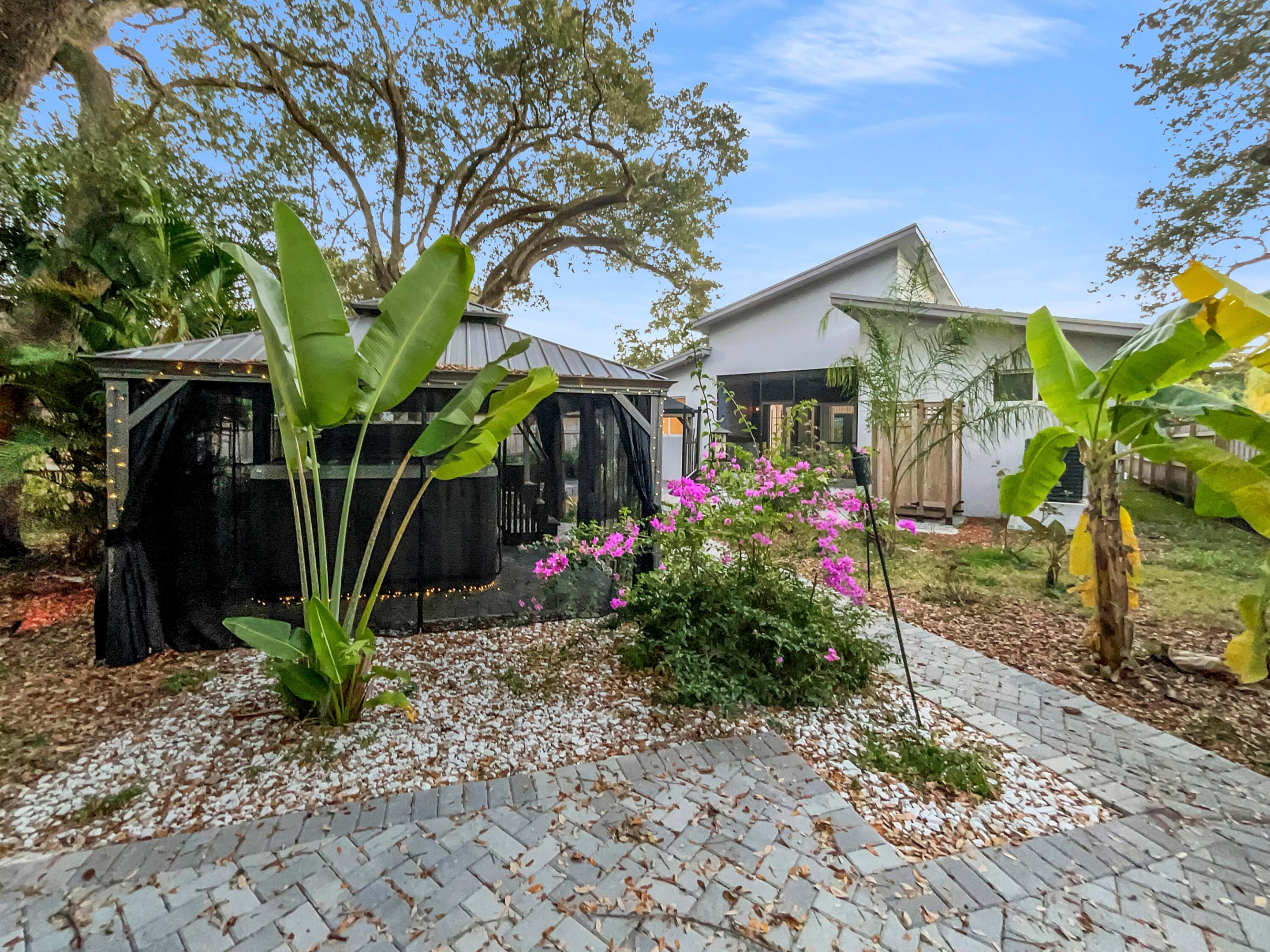 F A BARRETTS SUB OF W1/2 - Residential