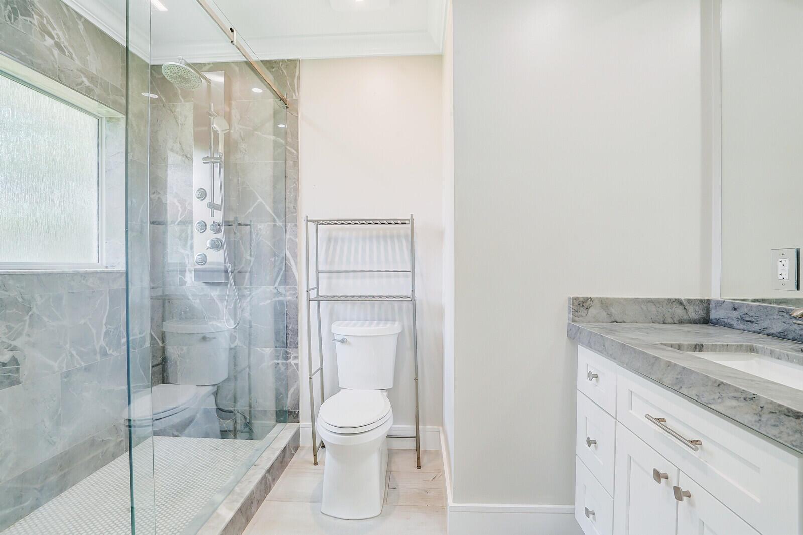 LAKE SHORE ESTATES/LAKE I - Residential