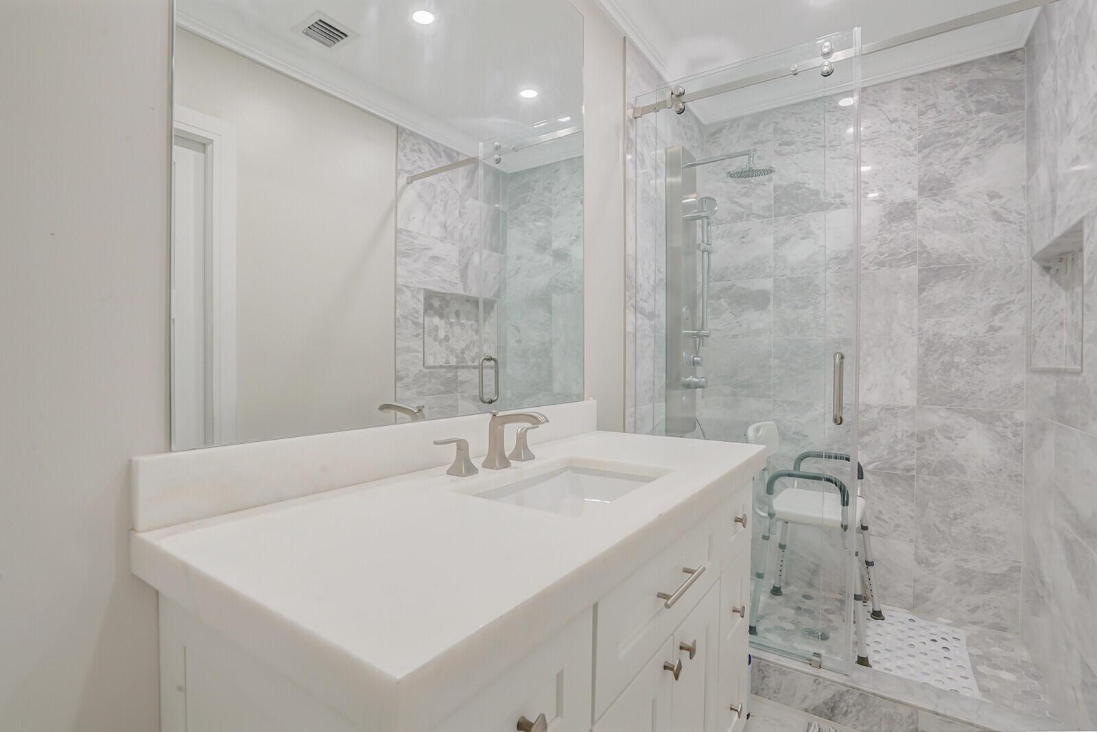 LAKE SHORE ESTATES/LAKE I - Residential