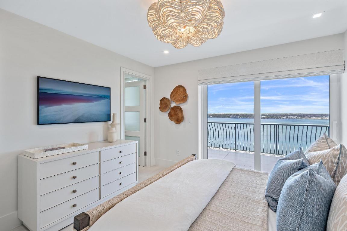 Via Delfino - Residential