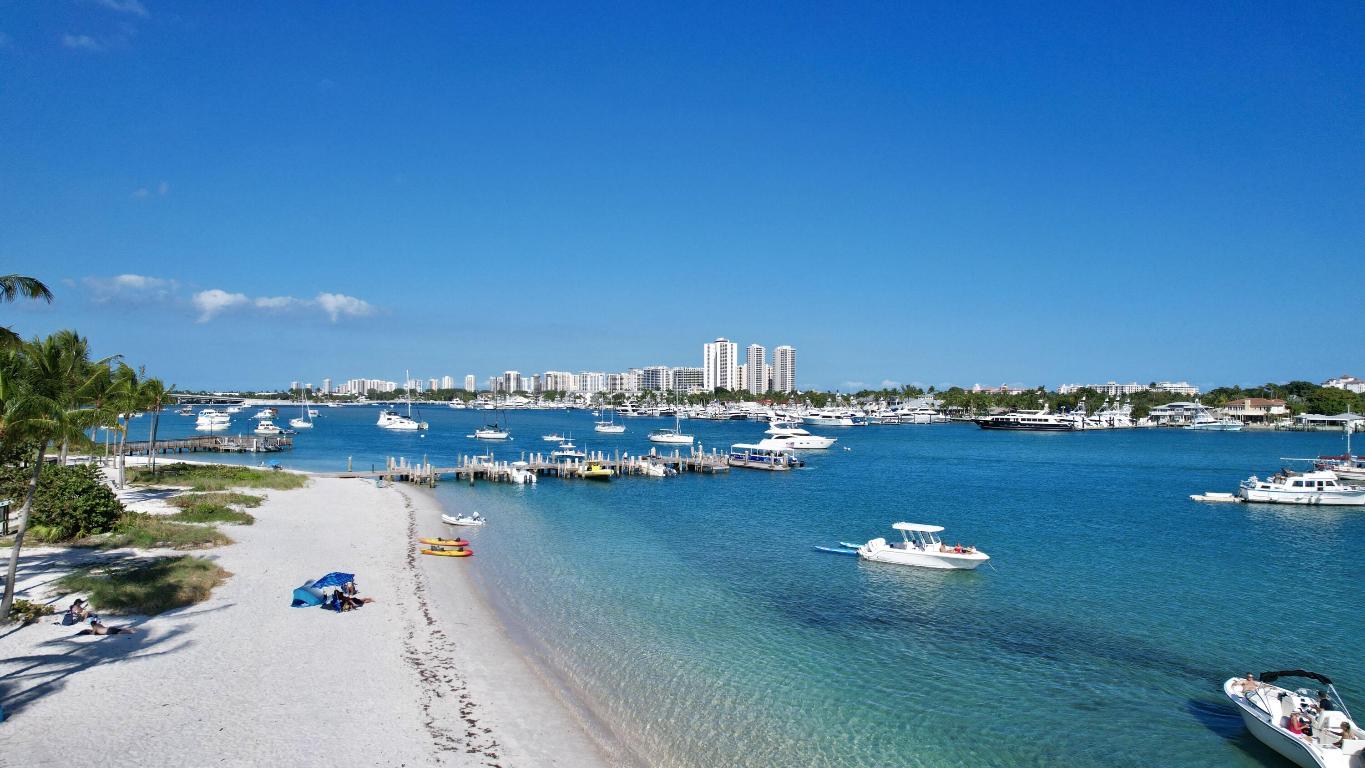 Via Delfino - Residential