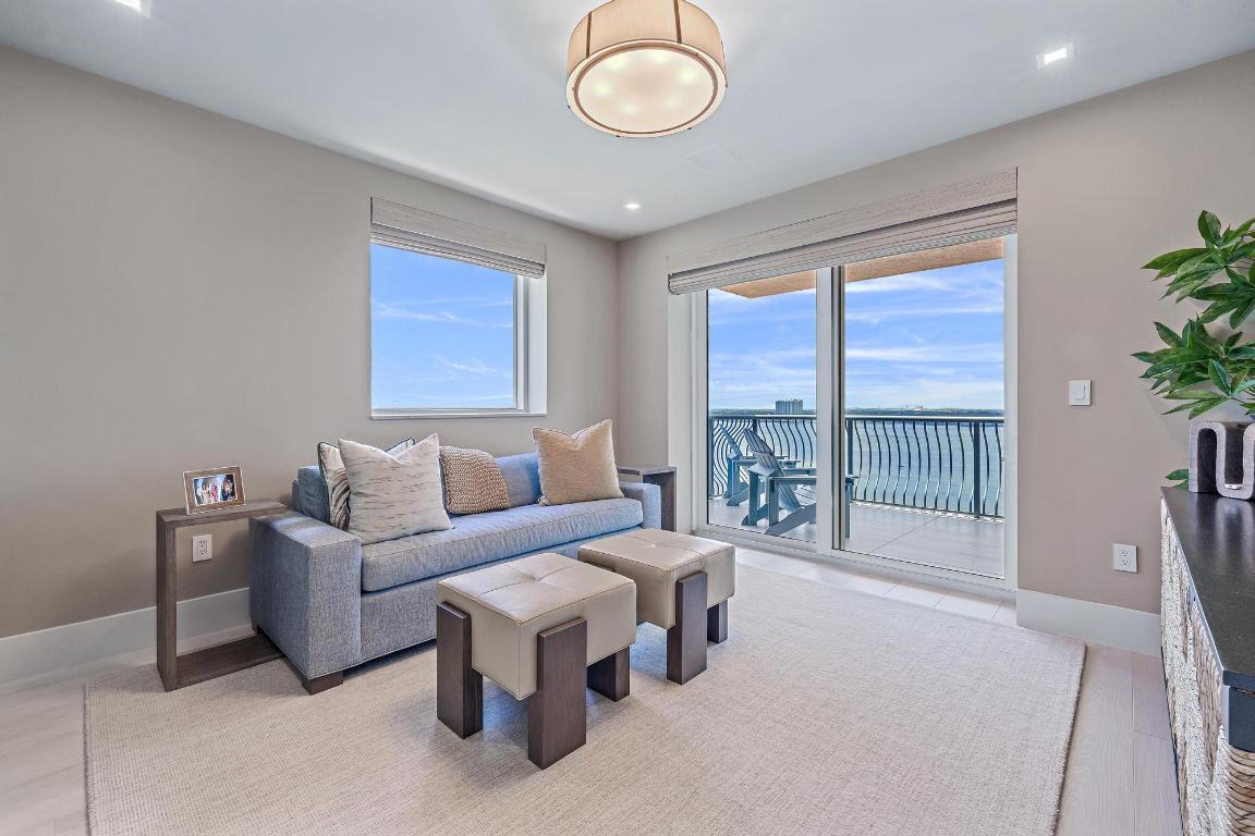 Via Delfino - Residential