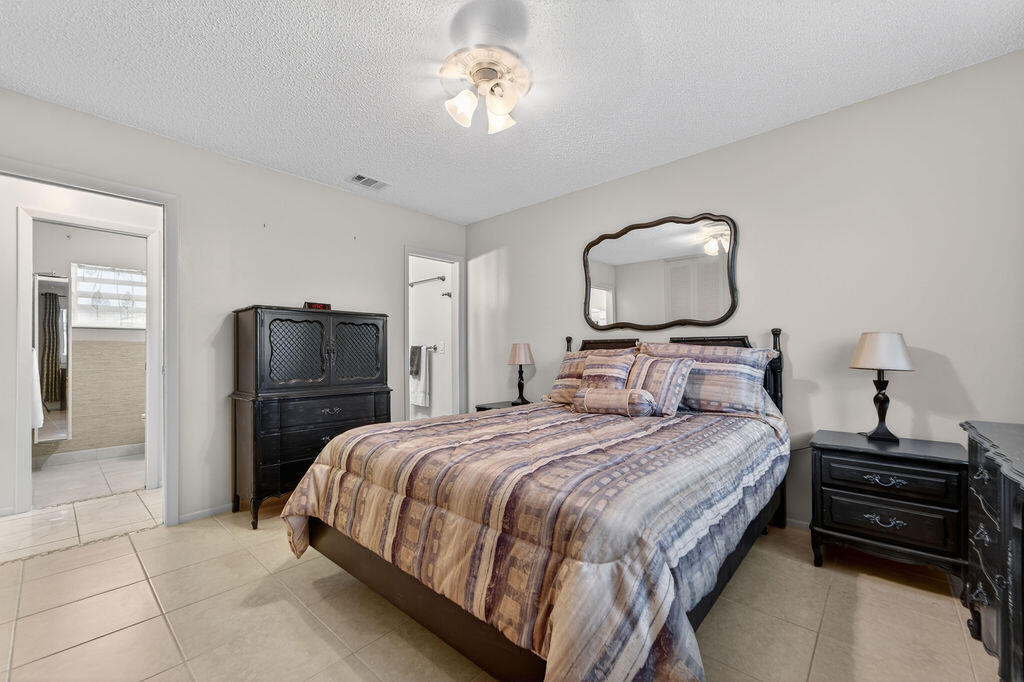 CRESTHAVEN - Residential