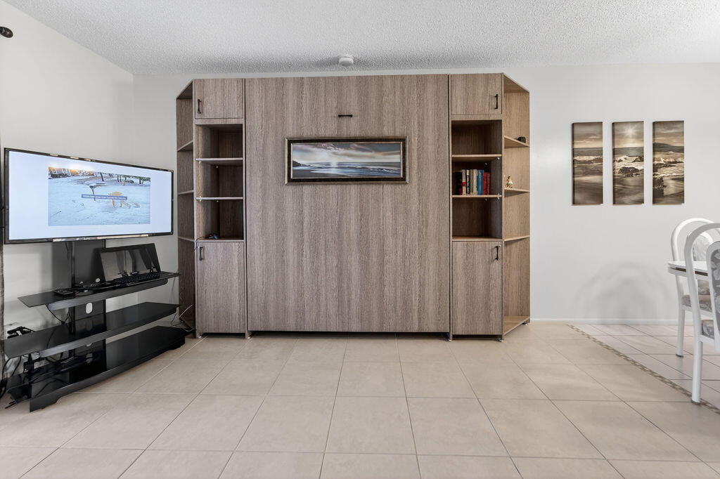 CRESTHAVEN - Residential