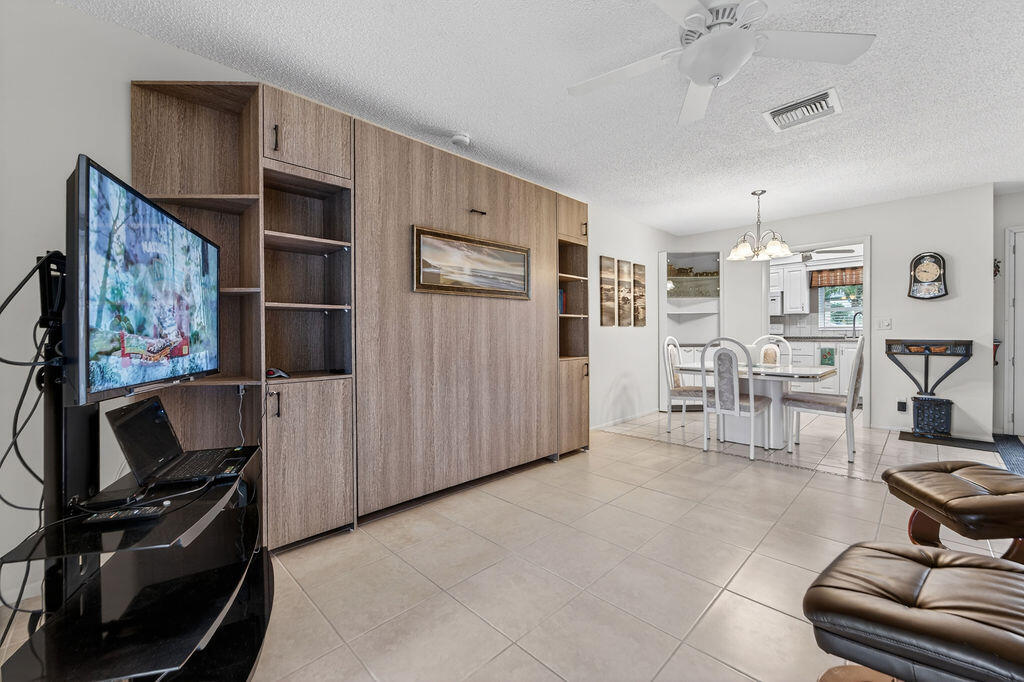 CRESTHAVEN - Residential