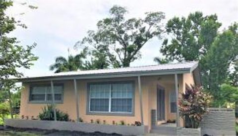 A home in Pahokee