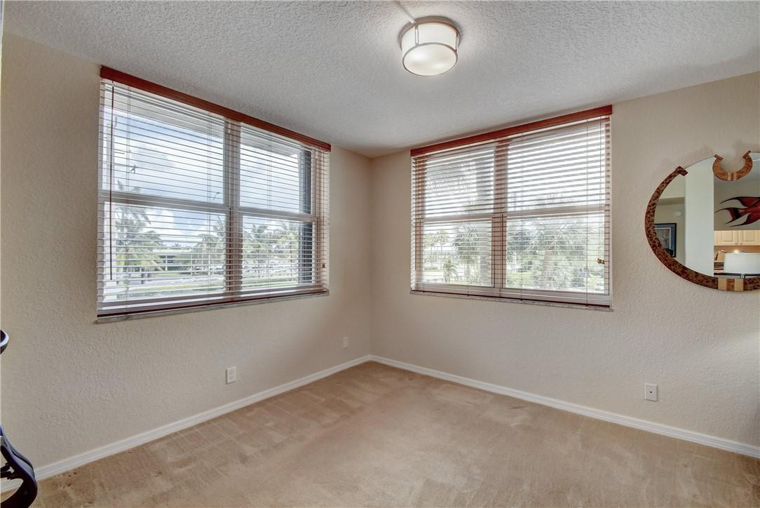 Island Club - Residential