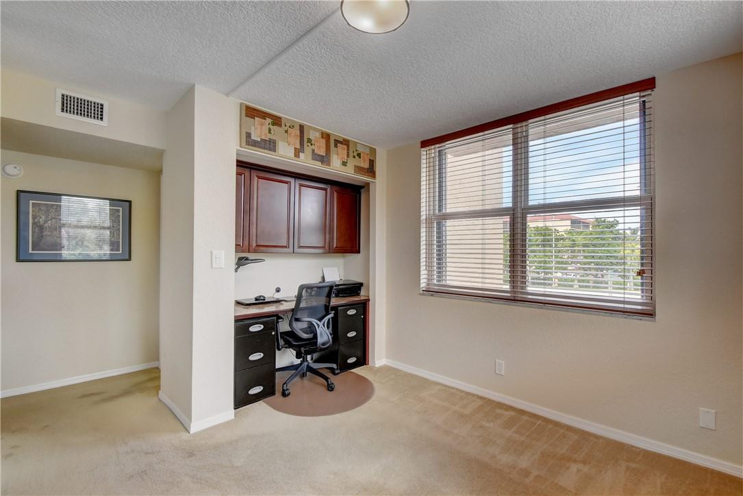 Island Club - Residential