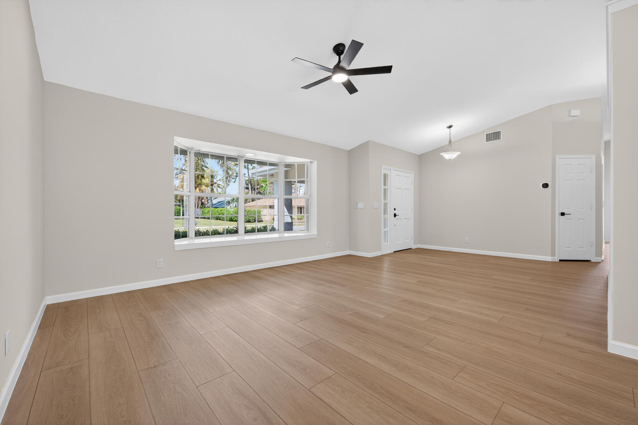 SUGAR POND MANOR OF WELLINGTON - Residential