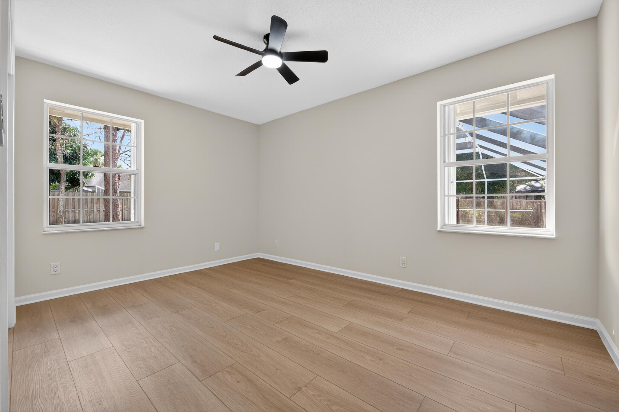 SUGAR POND MANOR OF WELLINGTON - Residential