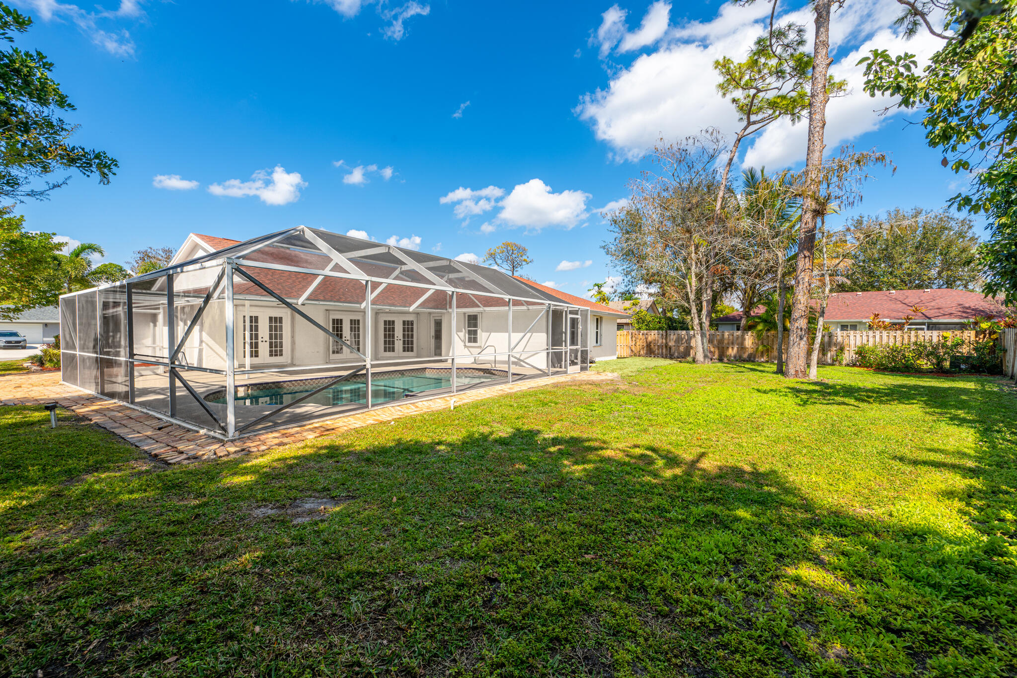 SUGAR POND MANOR OF WELLINGTON - Residential