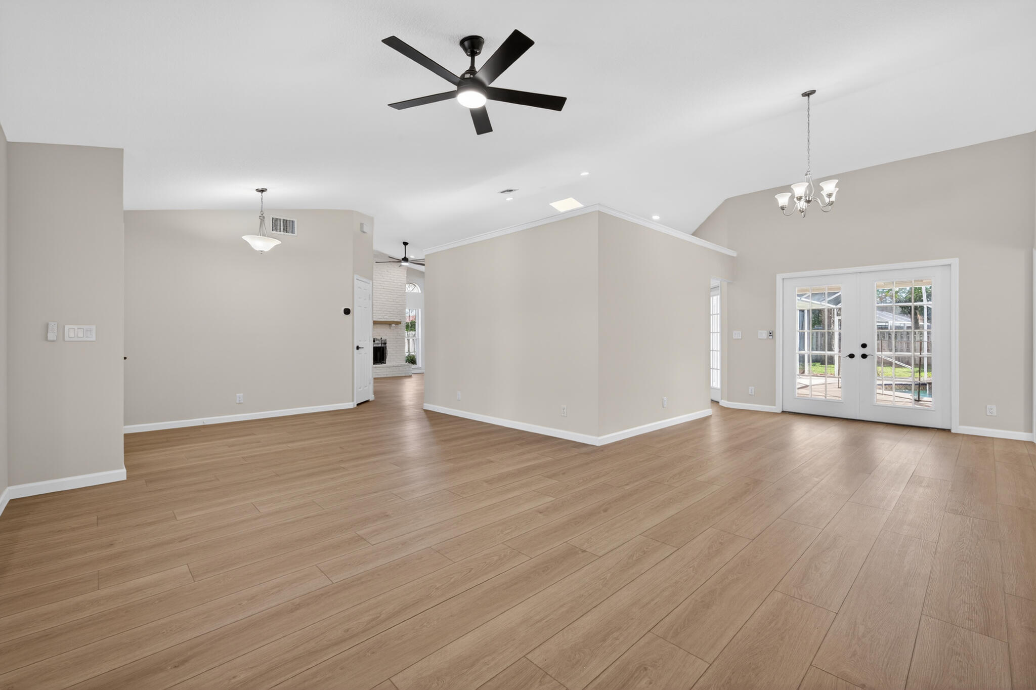 SUGAR POND MANOR OF WELLINGTON - Residential