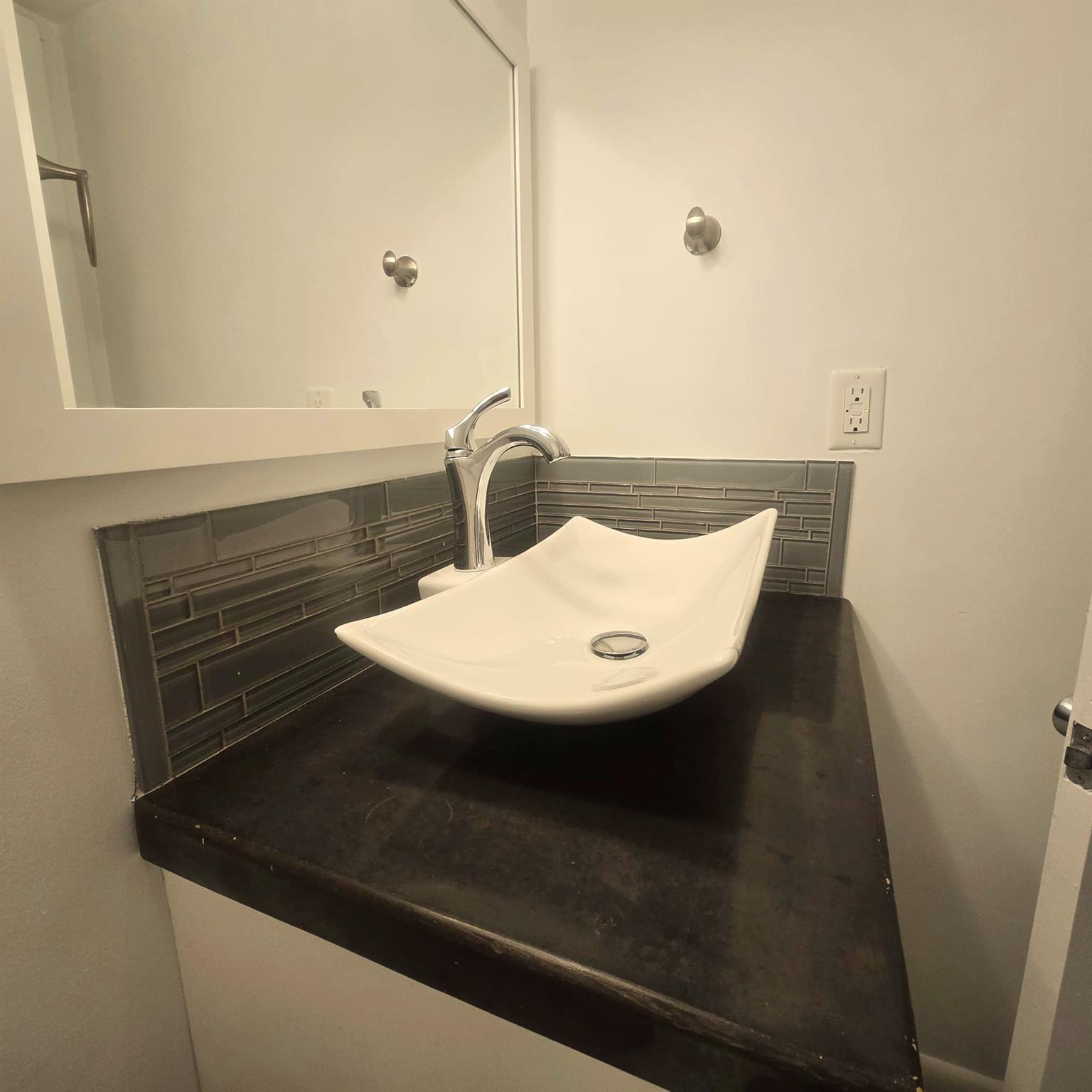 POLYNESIAN GARDENS CONDOM - Residential Lease