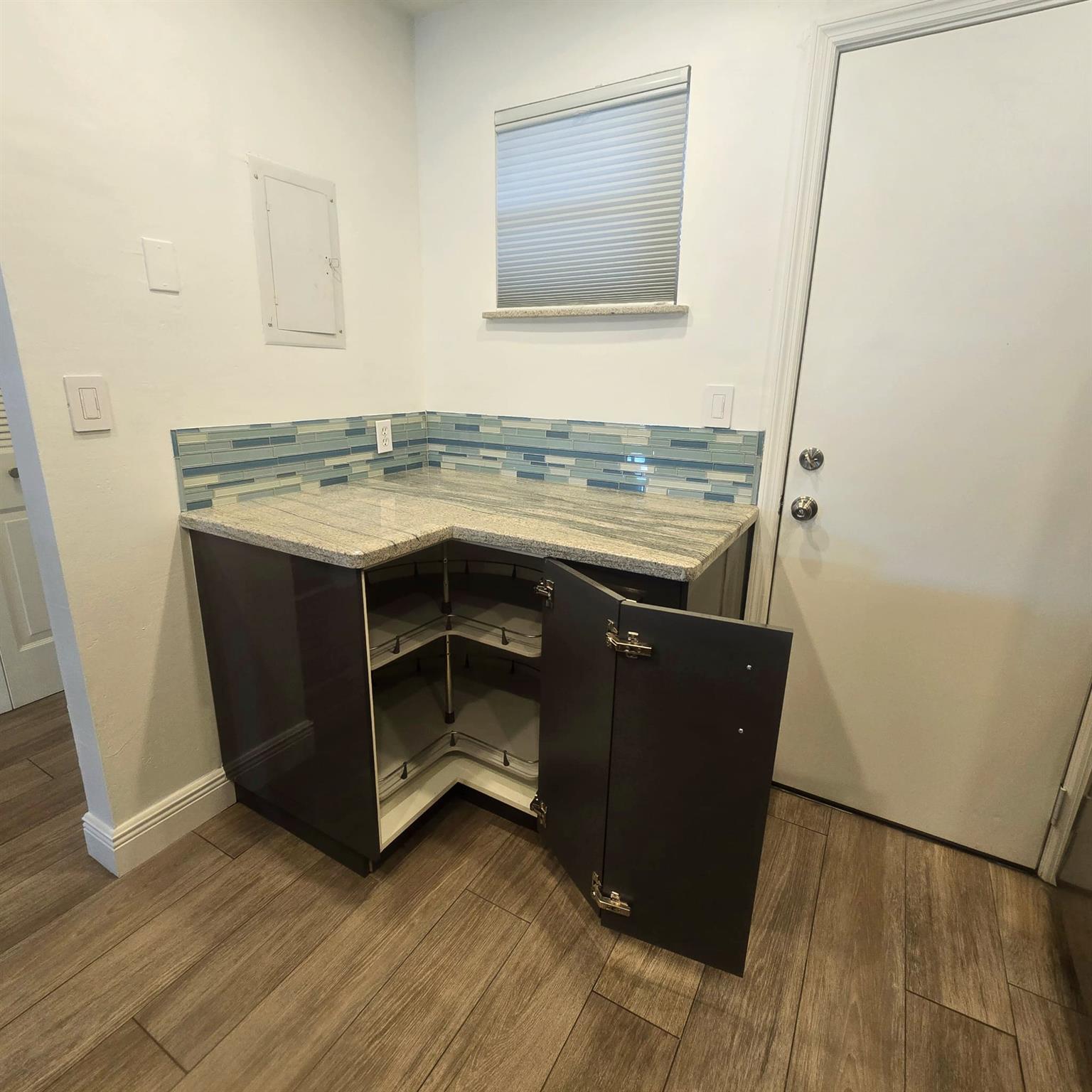 POLYNESIAN GARDENS CONDOM - Residential Lease