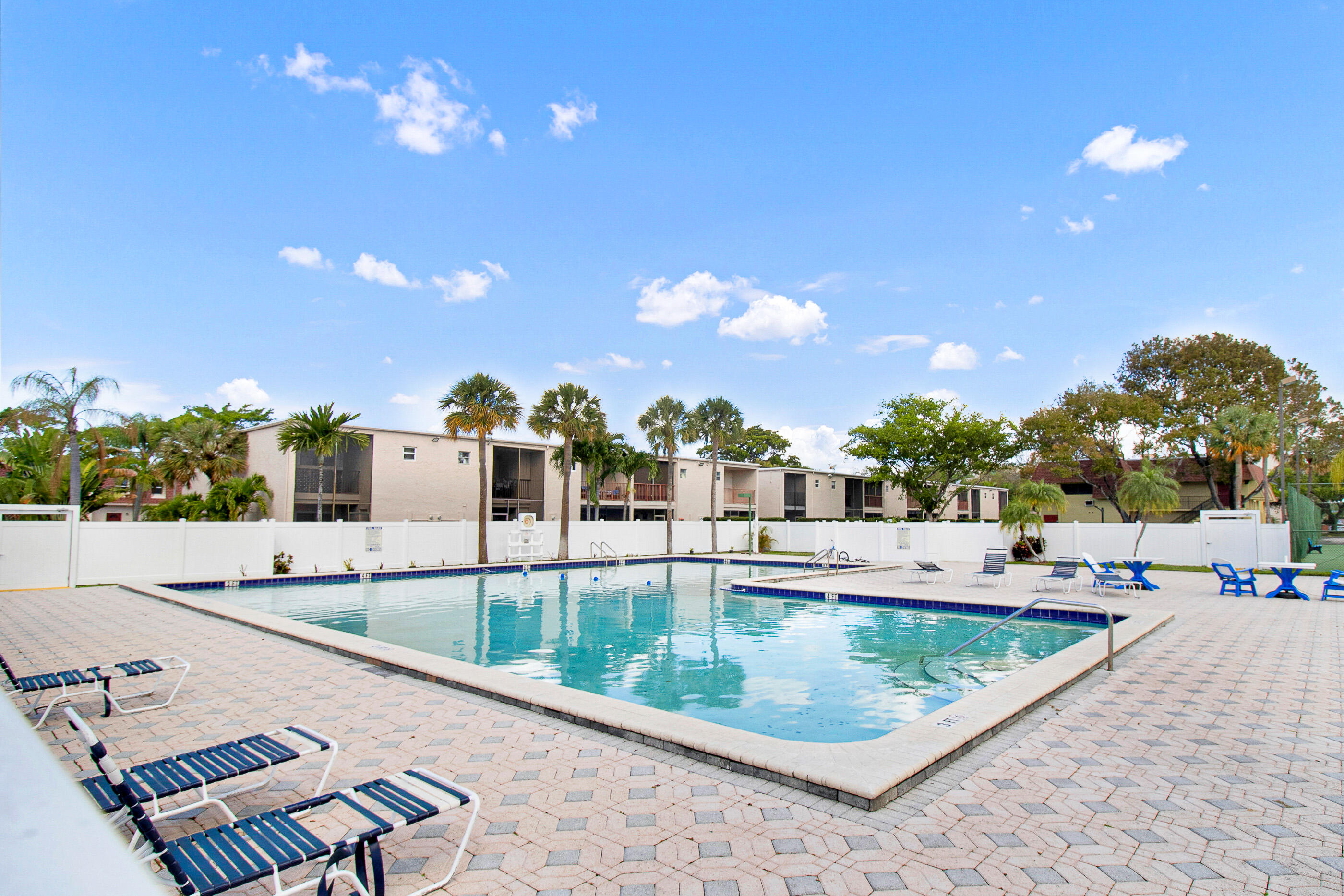 BLUE LAKE APTS CONDO - Residential