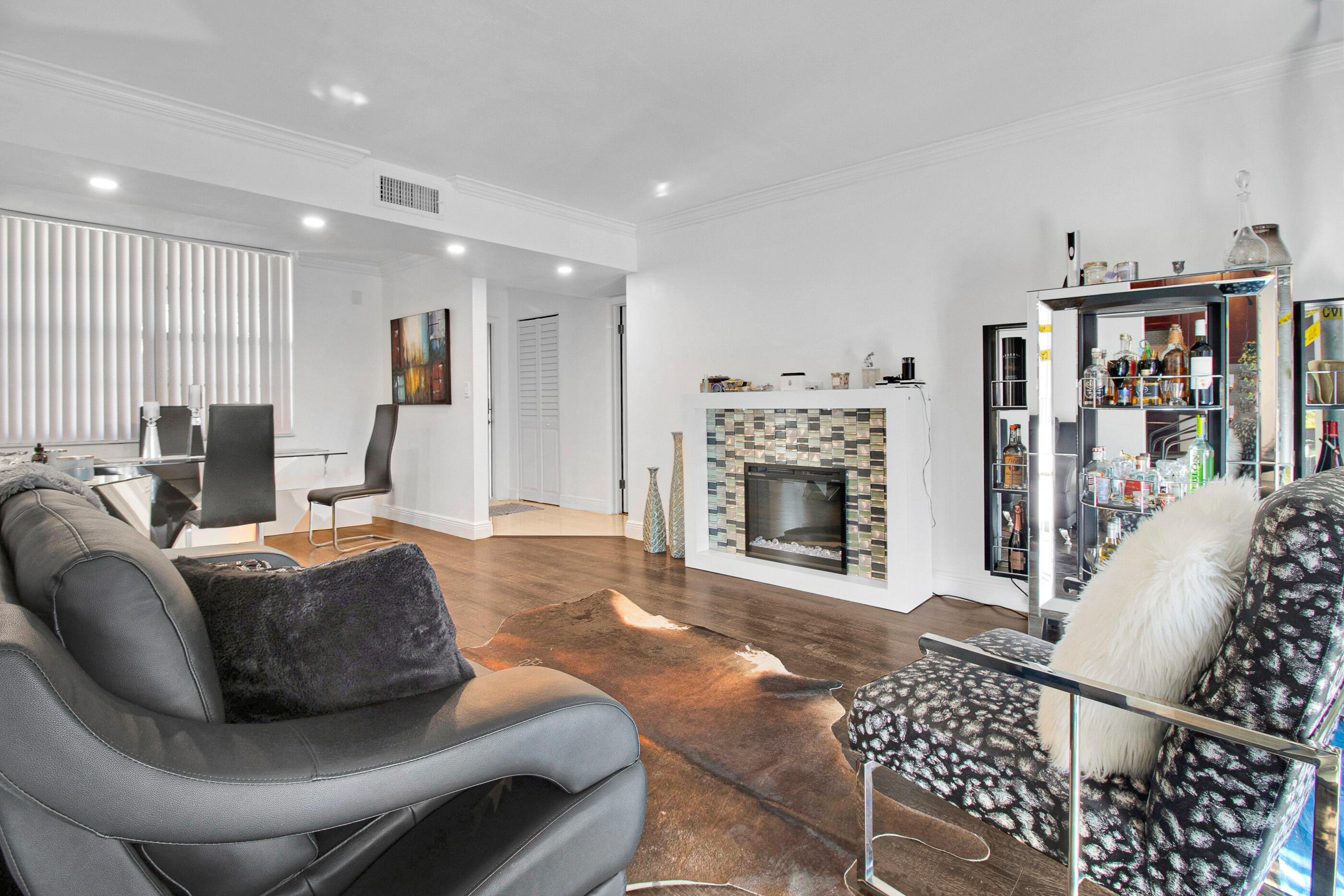 BLUE LAKE APTS CONDO - Residential