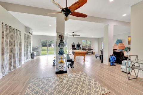 A home in Loxahatchee