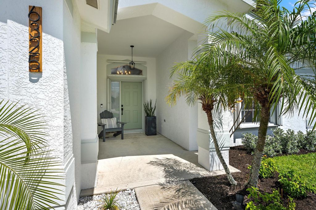 Photo of 6325 Drake Street, Jupiter, FL 33458 (MLS # B26010063)