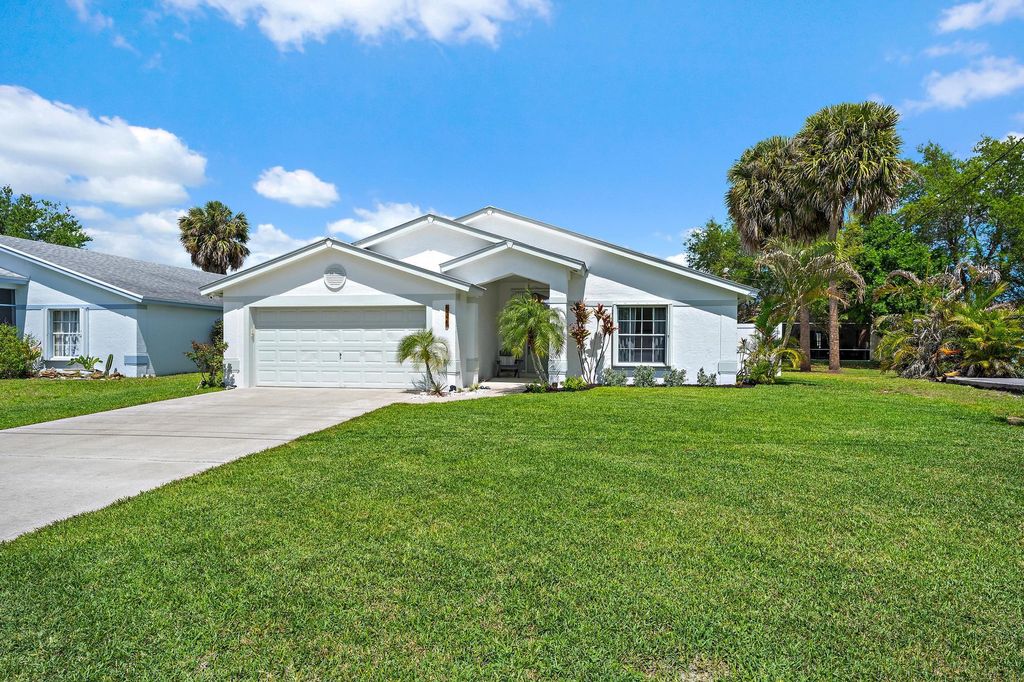 Photo of 6325 Drake Street, Jupiter, FL 33458 (MLS # B26010063)