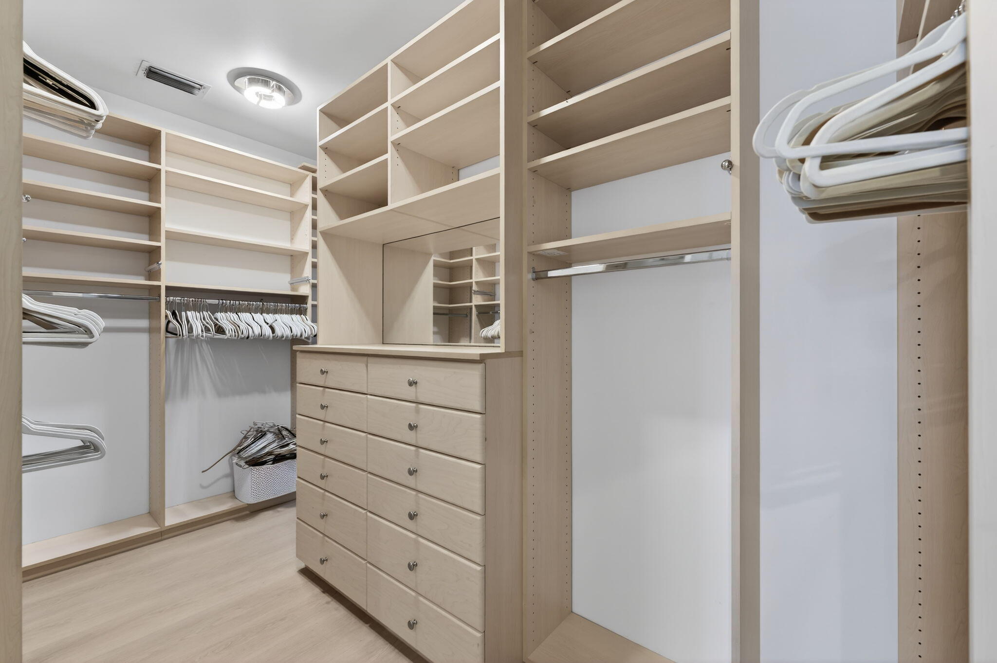 LAKE ROGERS ISLE UNIT D - Residential