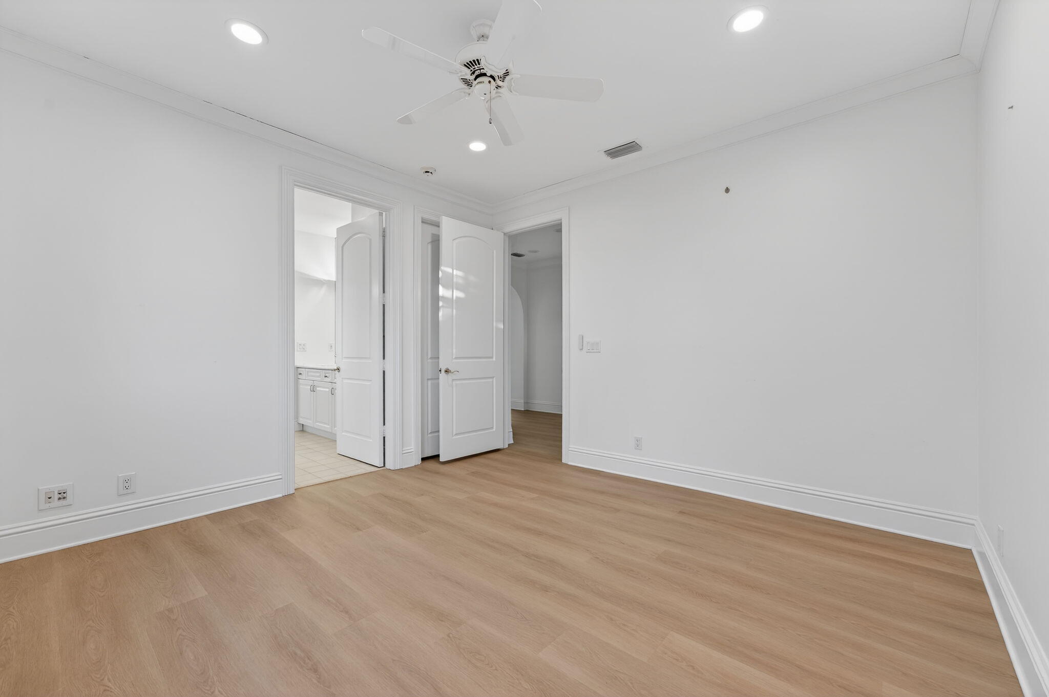 LAKE ROGERS ISLE UNIT D - Residential