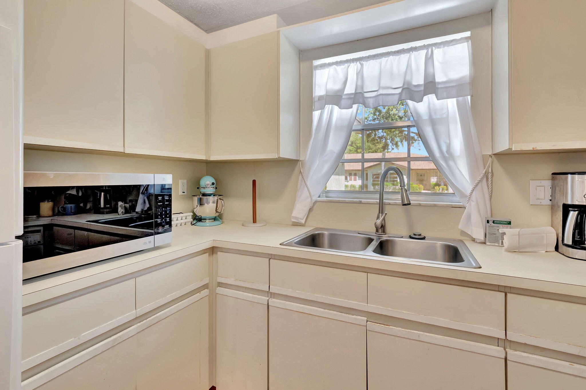 HIGH POINT OF DELRAY WEST CONDO SEC 3 - Residential
