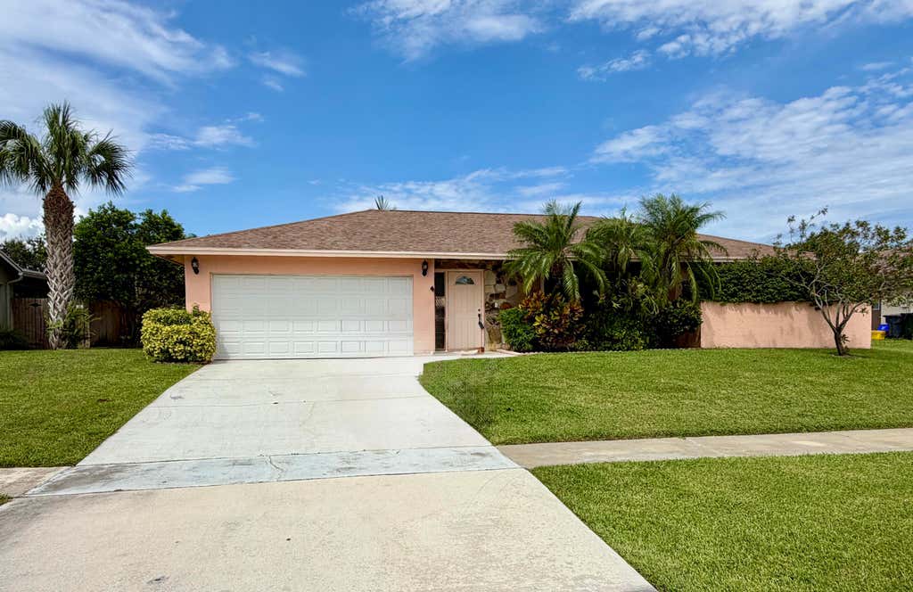 Photo of 1222 Essex Drive, Wellington, FL 33414 (MLS # B26060286)