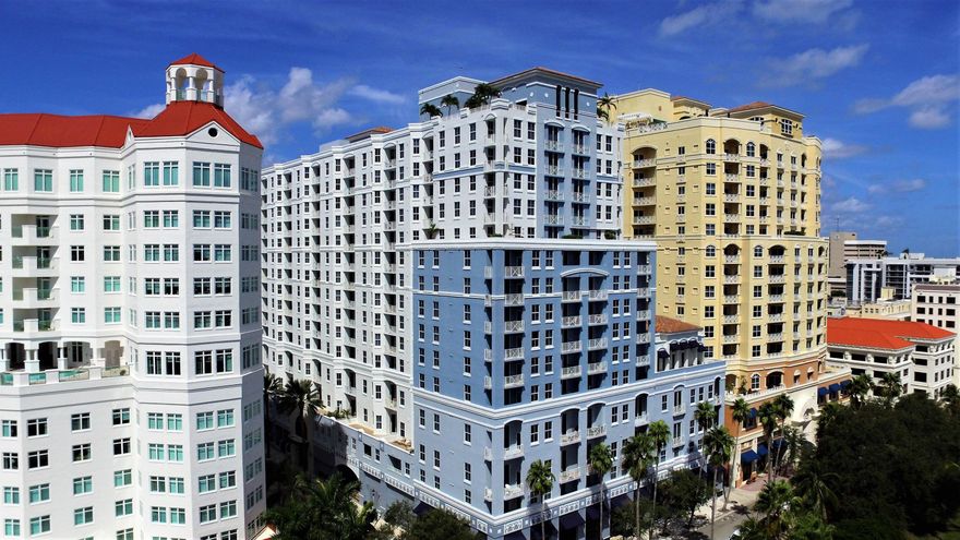 Be in the heart of downtown West Palm Beach in this 1 bedroom/1 bathroom + den unit. Enjoy western views of the city and sunsets from your balcony. Laminate flooring throughout the living area and carpet in the bedroom. Large walk in closet and washer/dryer in unit. Comes with 1 parking spot. Walking distance to lots of restaurants/shops. Available the beginning of June unfurnished for annual rental.